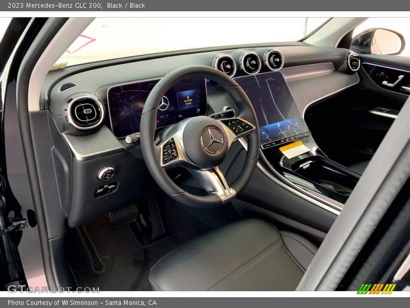 Black / Black 2023 Mercedes-Benz GLC 300