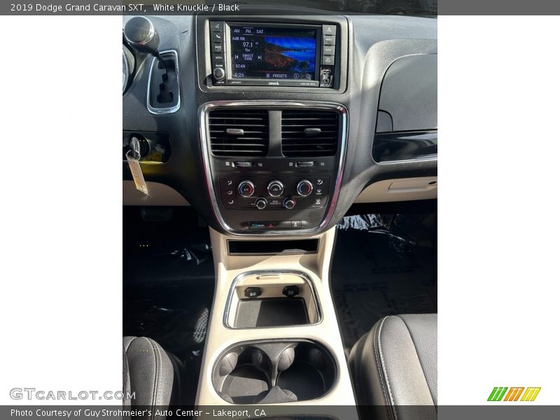 White Knuckle / Black 2019 Dodge Grand Caravan SXT