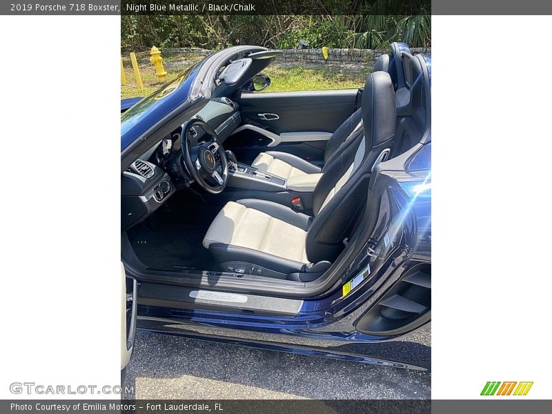 Front Seat of 2019 718 Boxster 