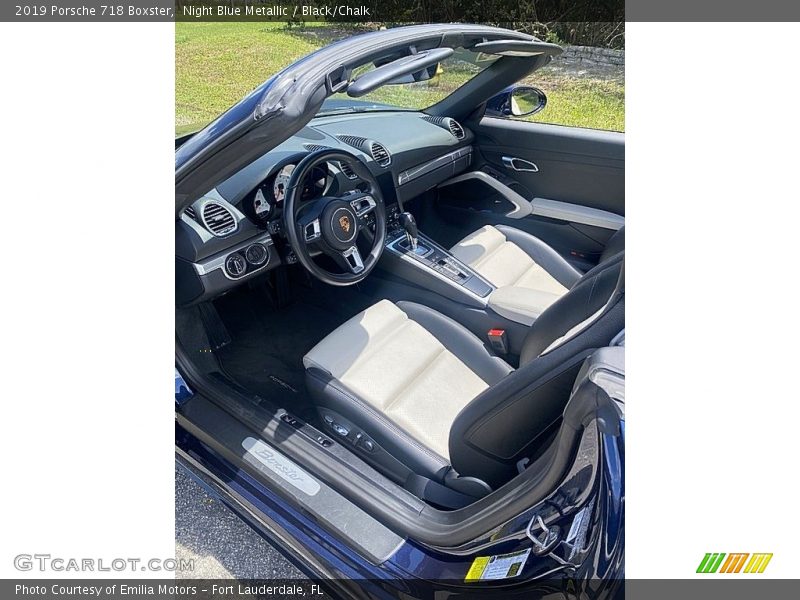 Front Seat of 2019 718 Boxster 