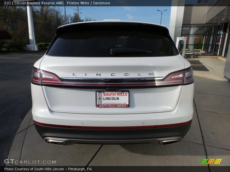Pristine White / Sandstone 2021 Lincoln Nautilus Reserve AWD