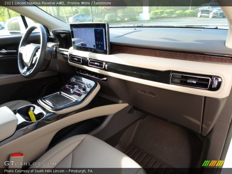 Pristine White / Sandstone 2021 Lincoln Nautilus Reserve AWD