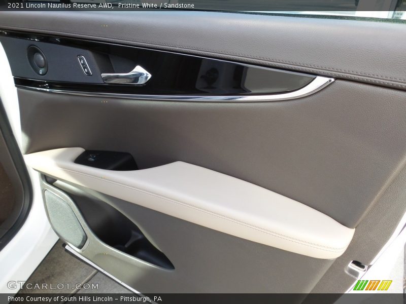 Pristine White / Sandstone 2021 Lincoln Nautilus Reserve AWD