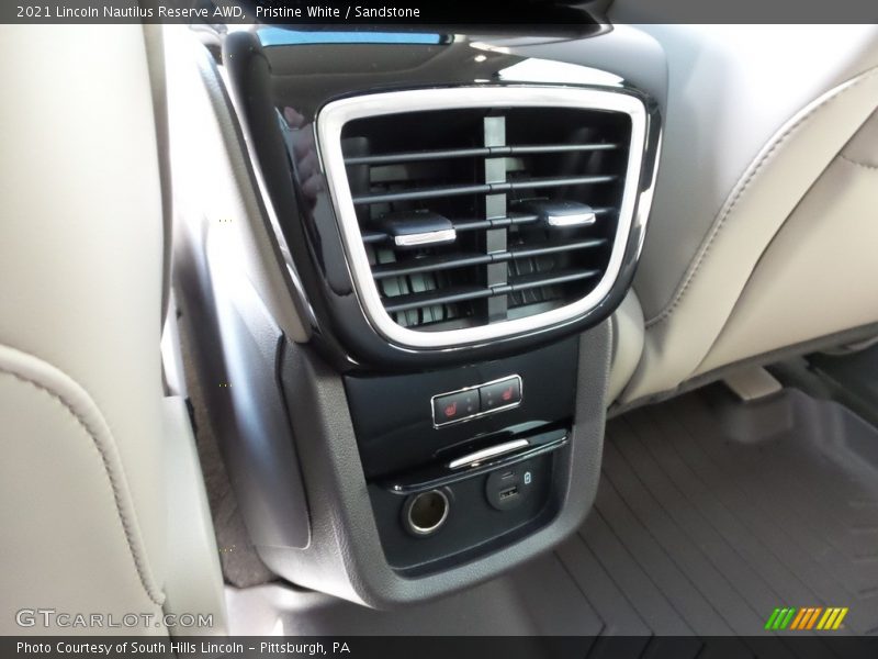 Pristine White / Sandstone 2021 Lincoln Nautilus Reserve AWD