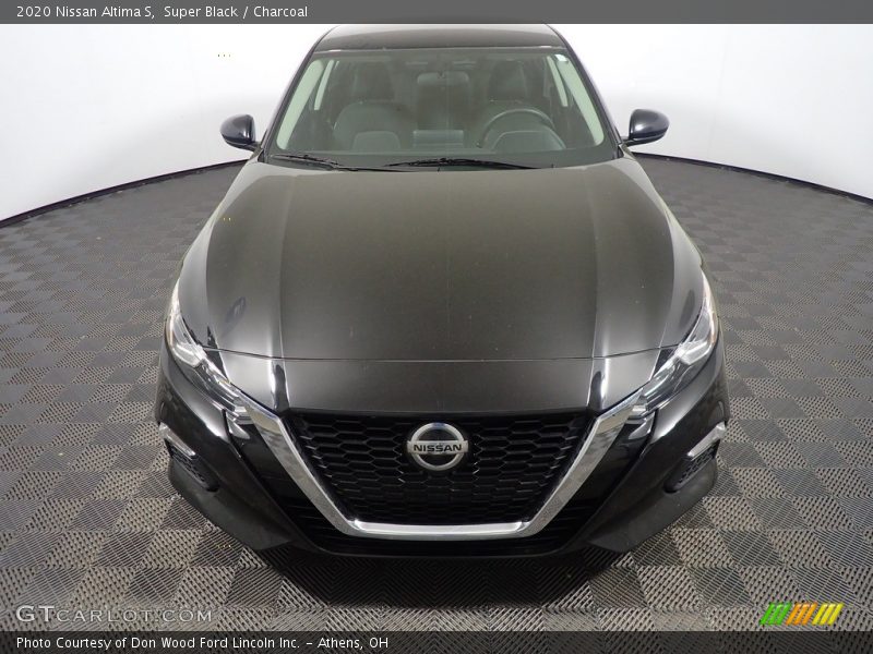 Super Black / Charcoal 2020 Nissan Altima S
