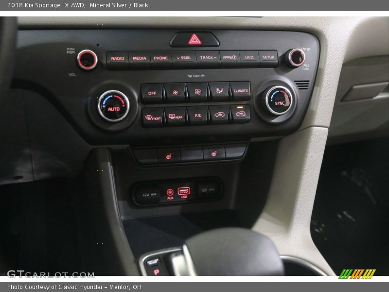 Mineral Silver / Black 2018 Kia Sportage LX AWD