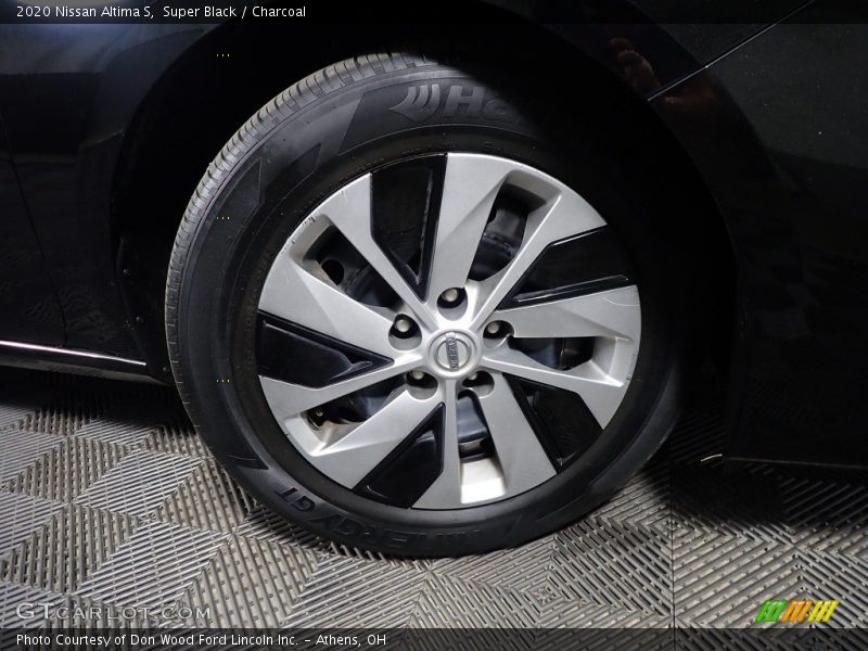 Super Black / Charcoal 2020 Nissan Altima S