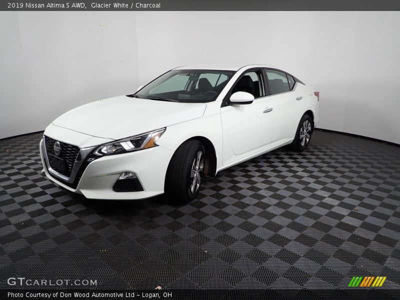 Glacier White / Charcoal 2019 Nissan Altima S AWD