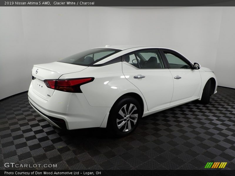 Glacier White / Charcoal 2019 Nissan Altima S AWD