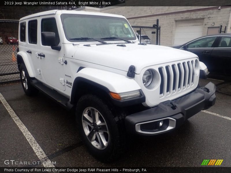 Bright White / Black 2019 Jeep Wrangler Unlimited Sahara 4x4