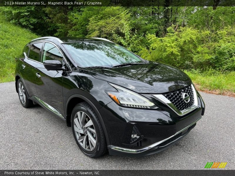 Front 3/4 View of 2019 Murano SL