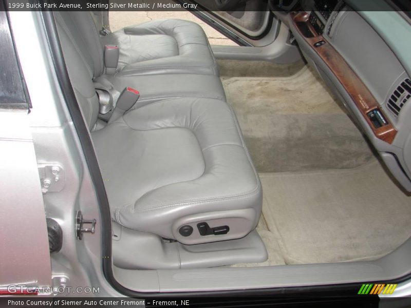 Sterling Silver Metallic / Medium Gray 1999 Buick Park Avenue