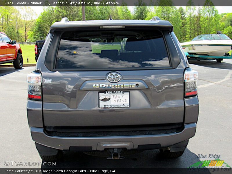 Magnetic Gray Metallic / Black/Graphite 2021 Toyota 4Runner SR5