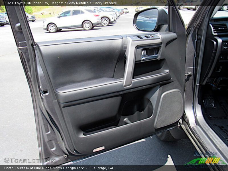Magnetic Gray Metallic / Black/Graphite 2021 Toyota 4Runner SR5