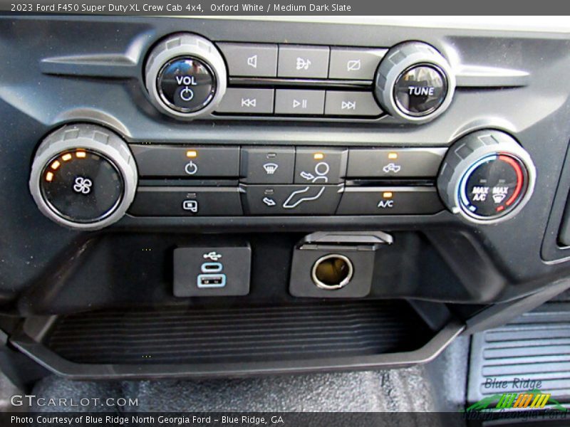 Controls of 2023 F450 Super Duty XL Crew Cab 4x4