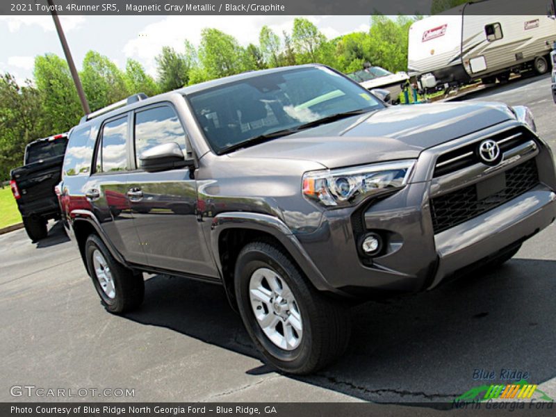 Magnetic Gray Metallic / Black/Graphite 2021 Toyota 4Runner SR5