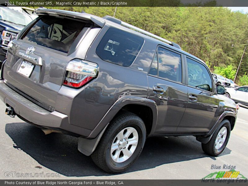 Magnetic Gray Metallic / Black/Graphite 2021 Toyota 4Runner SR5