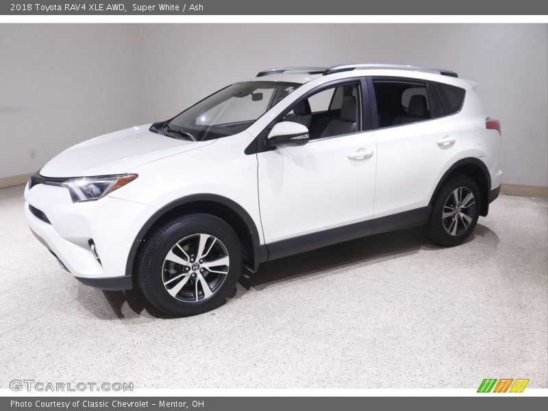 Super White / Ash 2018 Toyota RAV4 XLE AWD