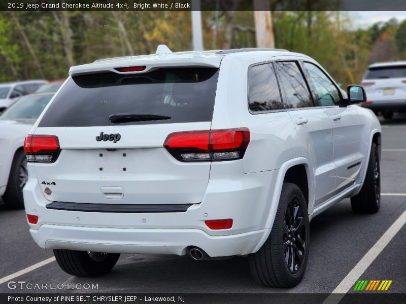 Bright White / Black 2019 Jeep Grand Cherokee Altitude 4x4