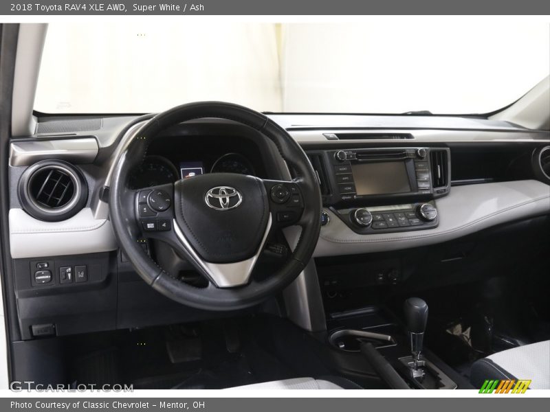 Super White / Ash 2018 Toyota RAV4 XLE AWD