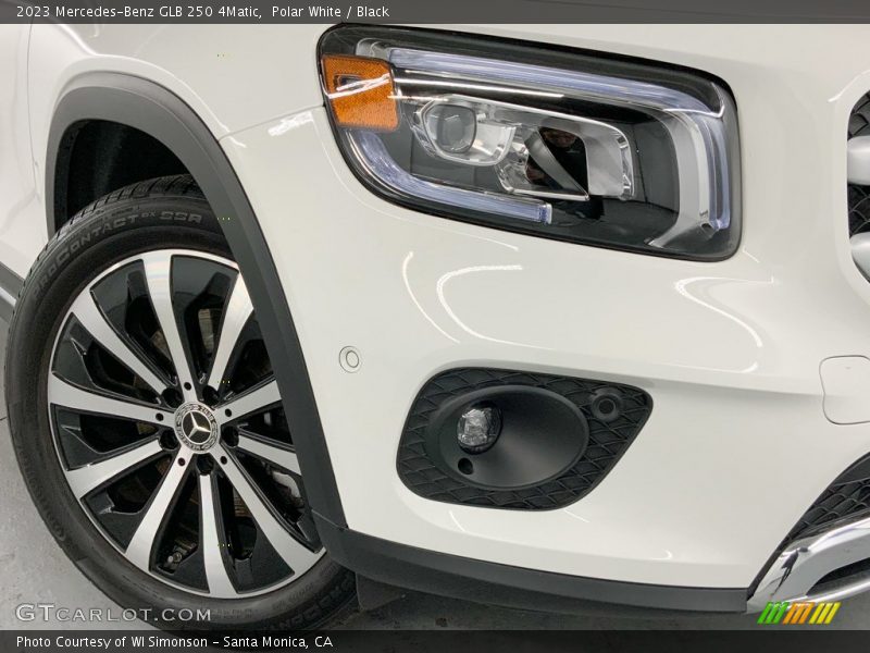 Polar White / Black 2023 Mercedes-Benz GLB 250 4Matic