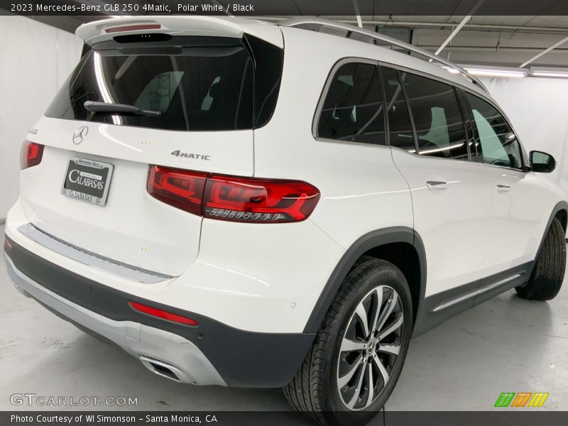 Polar White / Black 2023 Mercedes-Benz GLB 250 4Matic