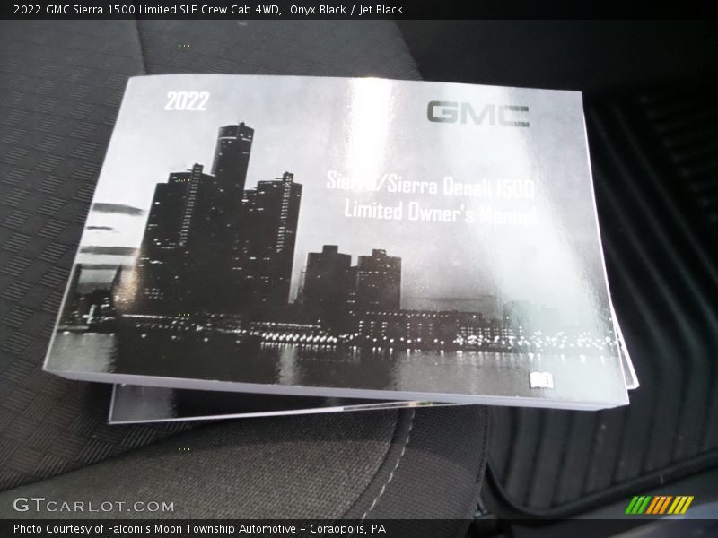 Onyx Black / Jet Black 2022 GMC Sierra 1500 Limited SLE Crew Cab 4WD