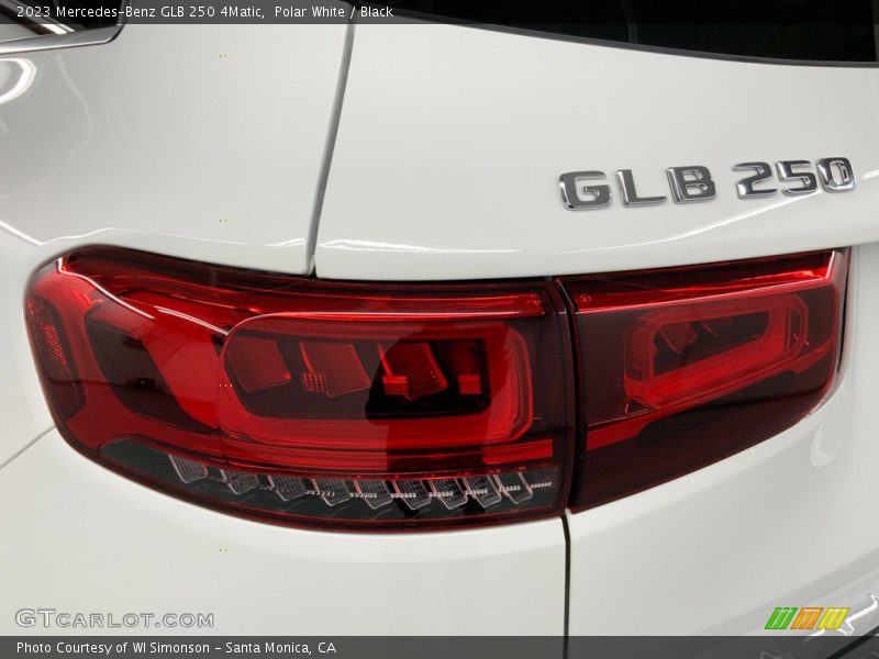 Polar White / Black 2023 Mercedes-Benz GLB 250 4Matic