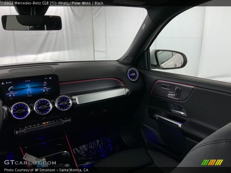 Polar White / Black 2023 Mercedes-Benz GLB 250 4Matic