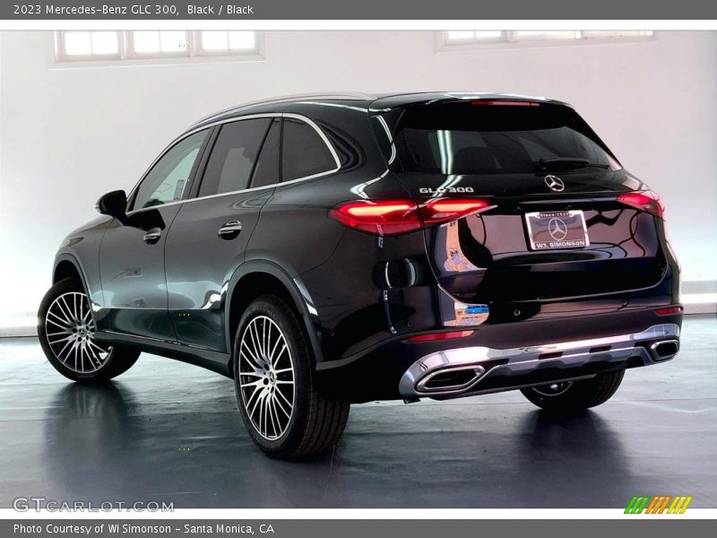 Black / Black 2023 Mercedes-Benz GLC 300