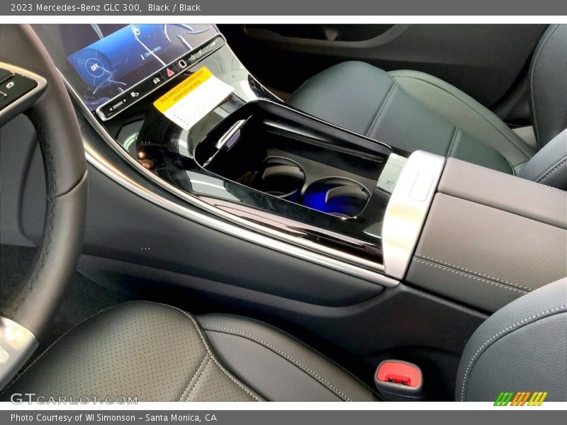 Black / Black 2023 Mercedes-Benz GLC 300