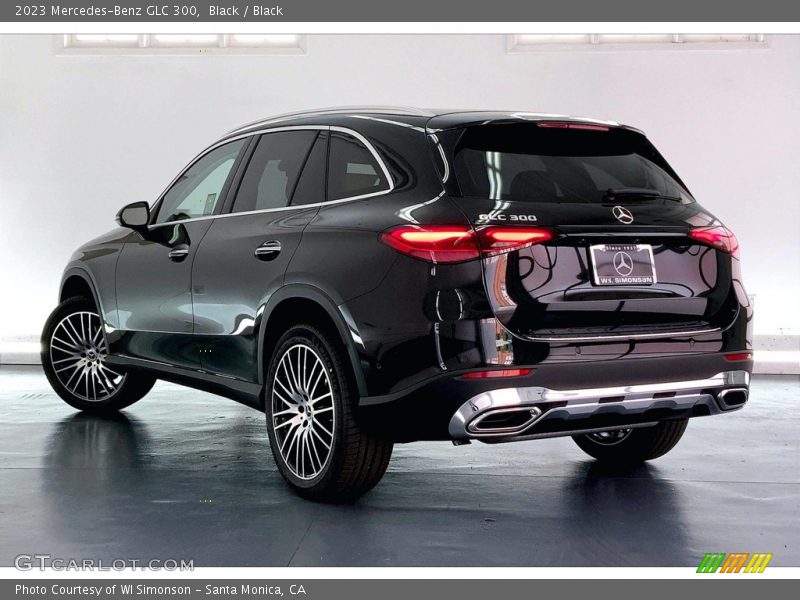 Black / Black 2023 Mercedes-Benz GLC 300