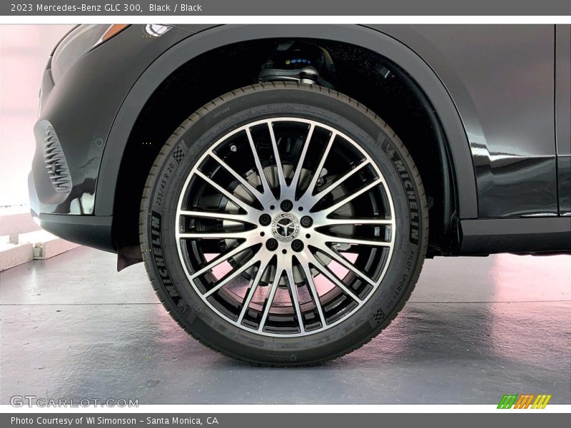 Black / Black 2023 Mercedes-Benz GLC 300