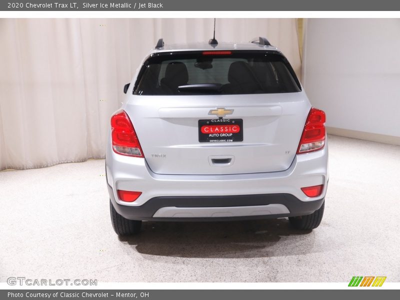Silver Ice Metallic / Jet Black 2020 Chevrolet Trax LT