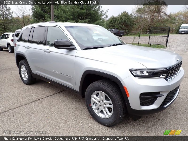 Silver Zynith / Global Black 2023 Jeep Grand Cherokee Laredo 4x4
