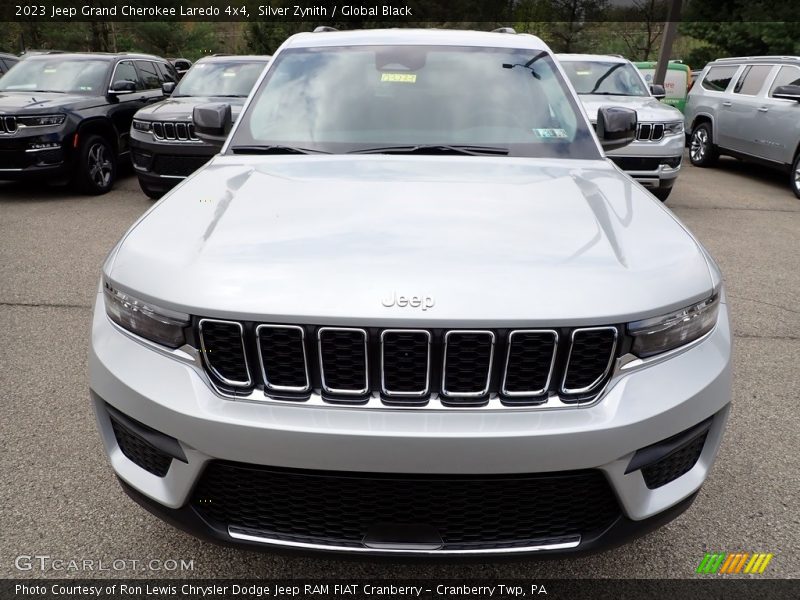 Silver Zynith / Global Black 2023 Jeep Grand Cherokee Laredo 4x4