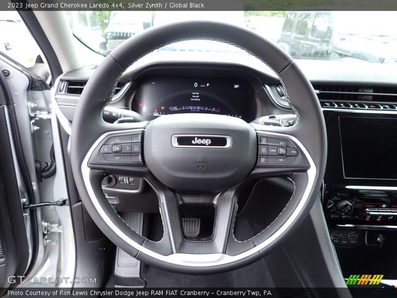 Silver Zynith / Global Black 2023 Jeep Grand Cherokee Laredo 4x4