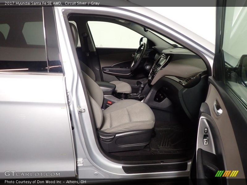 Circuit Silver / Gray 2017 Hyundai Santa Fe SE AWD