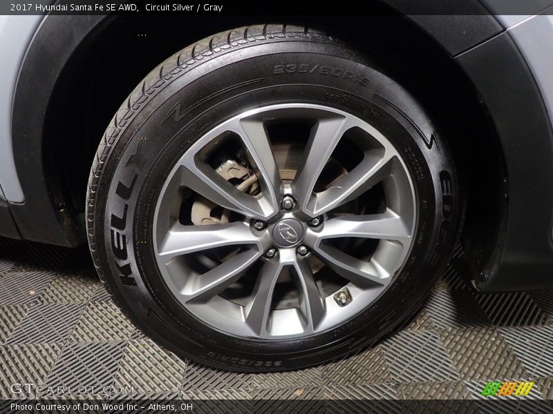 Circuit Silver / Gray 2017 Hyundai Santa Fe SE AWD
