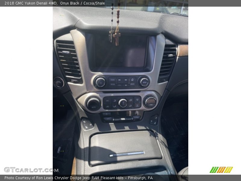 Onyx Black / Cocoa/Shale 2018 GMC Yukon Denali 4WD