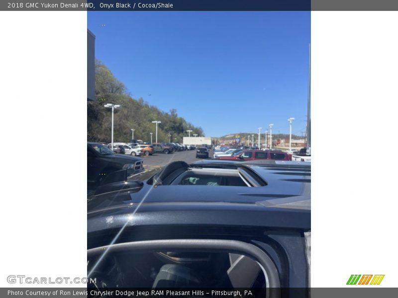 Onyx Black / Cocoa/Shale 2018 GMC Yukon Denali 4WD