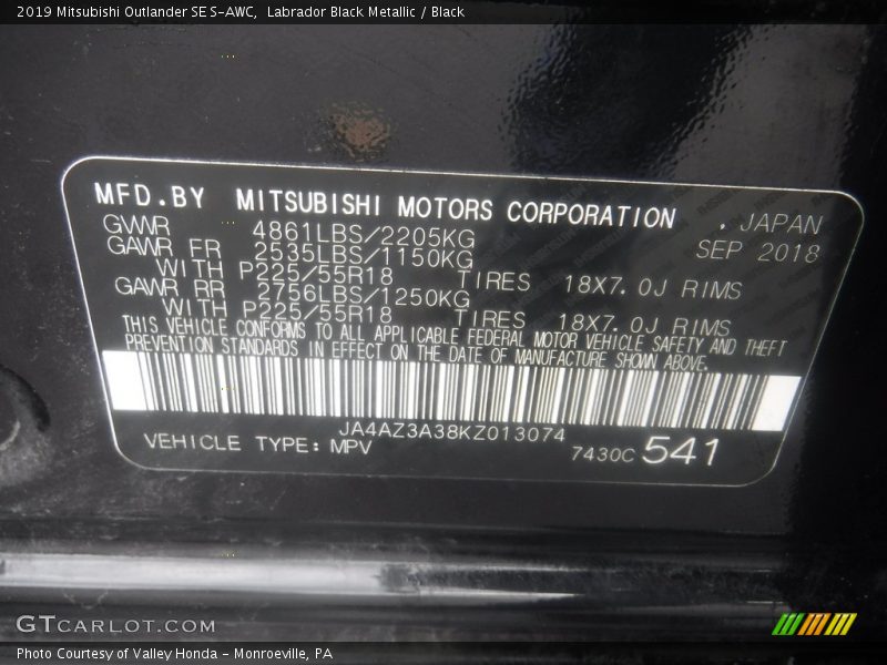 Labrador Black Metallic / Black 2019 Mitsubishi Outlander SE S-AWC