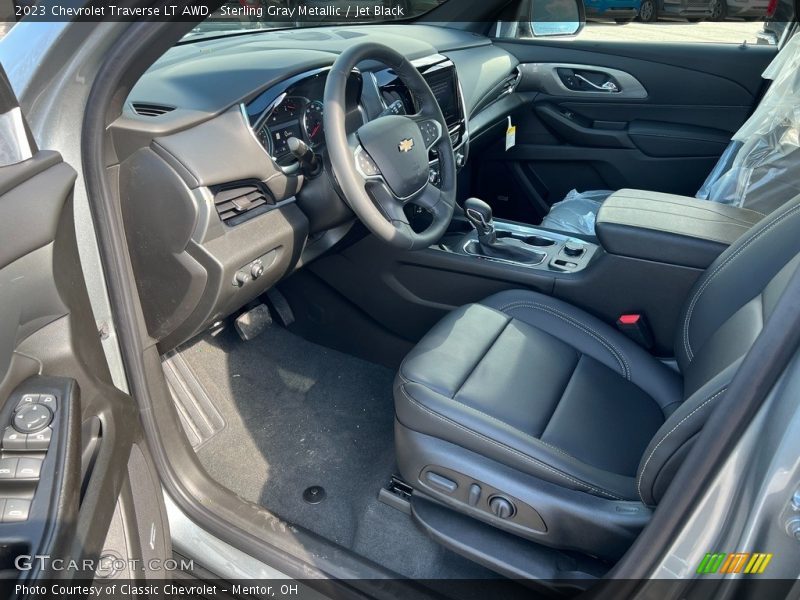Sterling Gray Metallic / Jet Black 2023 Chevrolet Traverse LT AWD