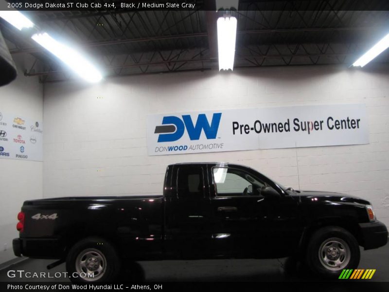 Black / Medium Slate Gray 2005 Dodge Dakota ST Club Cab 4x4