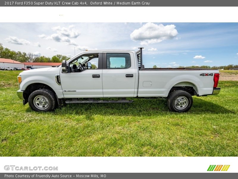 Oxford White / Medium Earth Gray 2017 Ford F350 Super Duty XLT Crew Cab 4x4