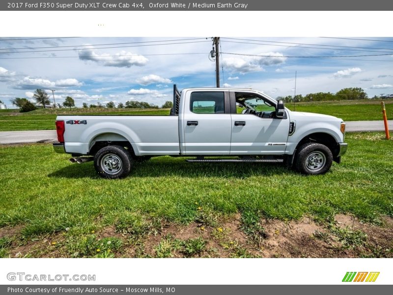 Oxford White / Medium Earth Gray 2017 Ford F350 Super Duty XLT Crew Cab 4x4