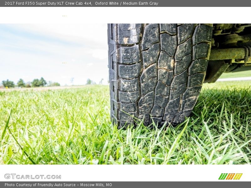 Oxford White / Medium Earth Gray 2017 Ford F350 Super Duty XLT Crew Cab 4x4