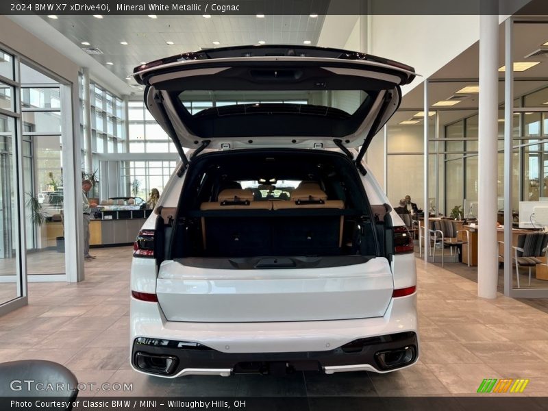  2024 X7 xDrive40i Trunk