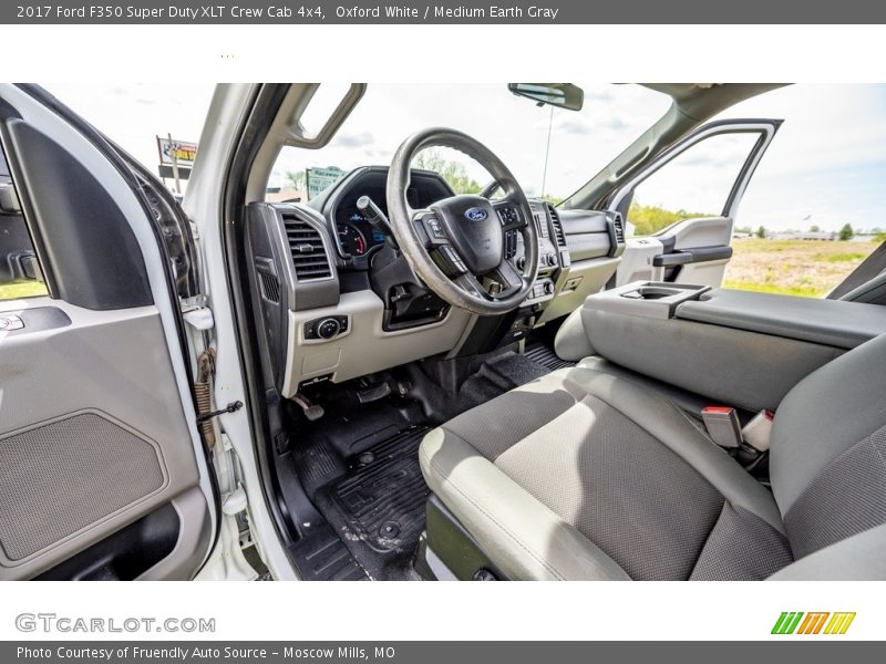 Oxford White / Medium Earth Gray 2017 Ford F350 Super Duty XLT Crew Cab 4x4
