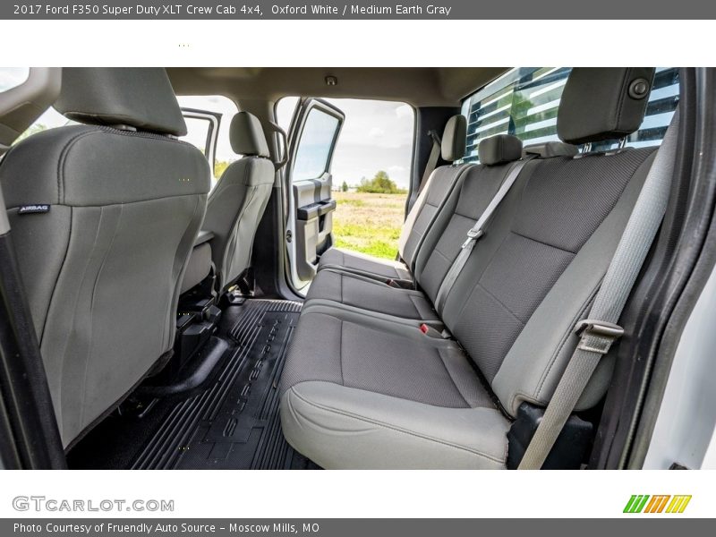 Oxford White / Medium Earth Gray 2017 Ford F350 Super Duty XLT Crew Cab 4x4